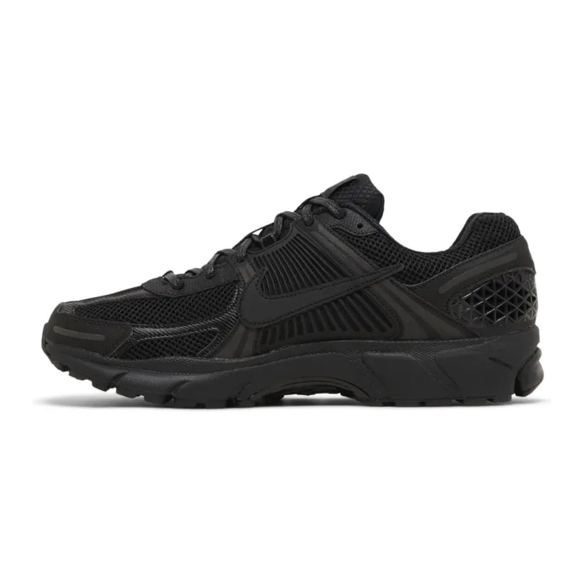 Nike Zoom Vomero 5 – Triple Black