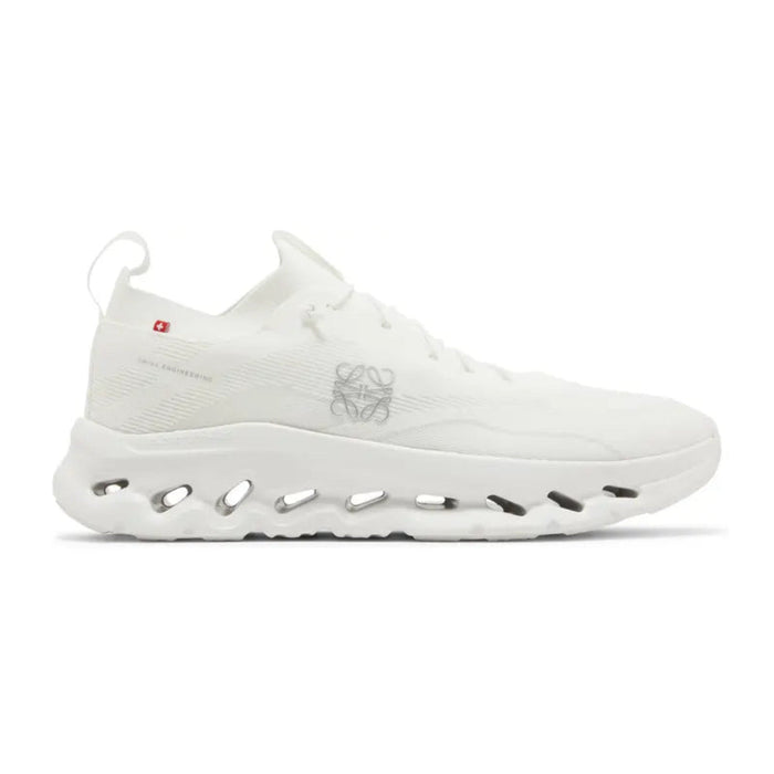 LOEWE x OnCloudtilt All white