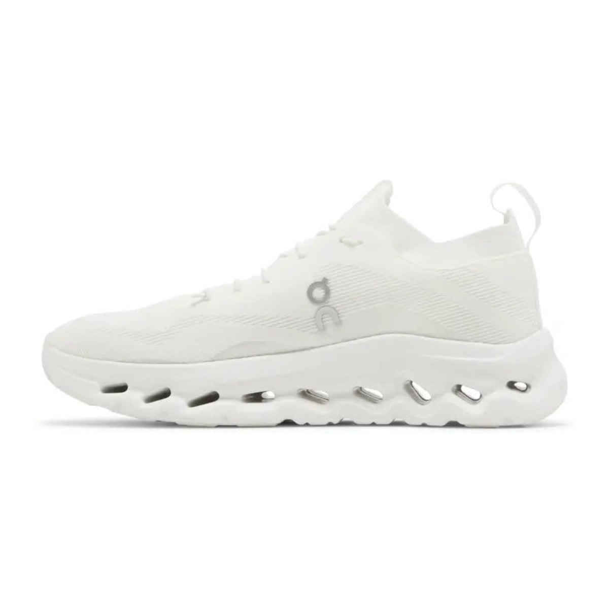 LOEWE x OnCloudtilt All white
